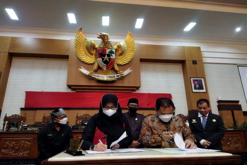 DPRD dan Pemkab Banyuwangi Tandatangani Nota Kesepakatan KUA-PPAS 2023