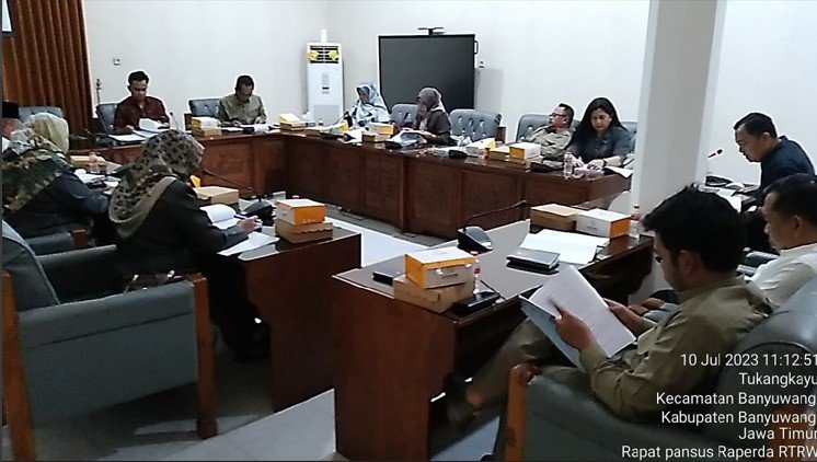 Gabungan Komisi I dan II DPRD Banyuwangi Mulai Bahas Raperda RTRW Banyuwangi Tahun 2023-2043