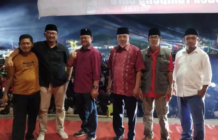 Ketua DPRD Tampil Dalam Kegiatan Bersih Desa Kumendung