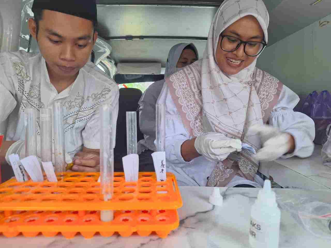 Bunga Desa Ramadhan: Sentuhan Kesehatan di Pasar Takjil Banyuwangi