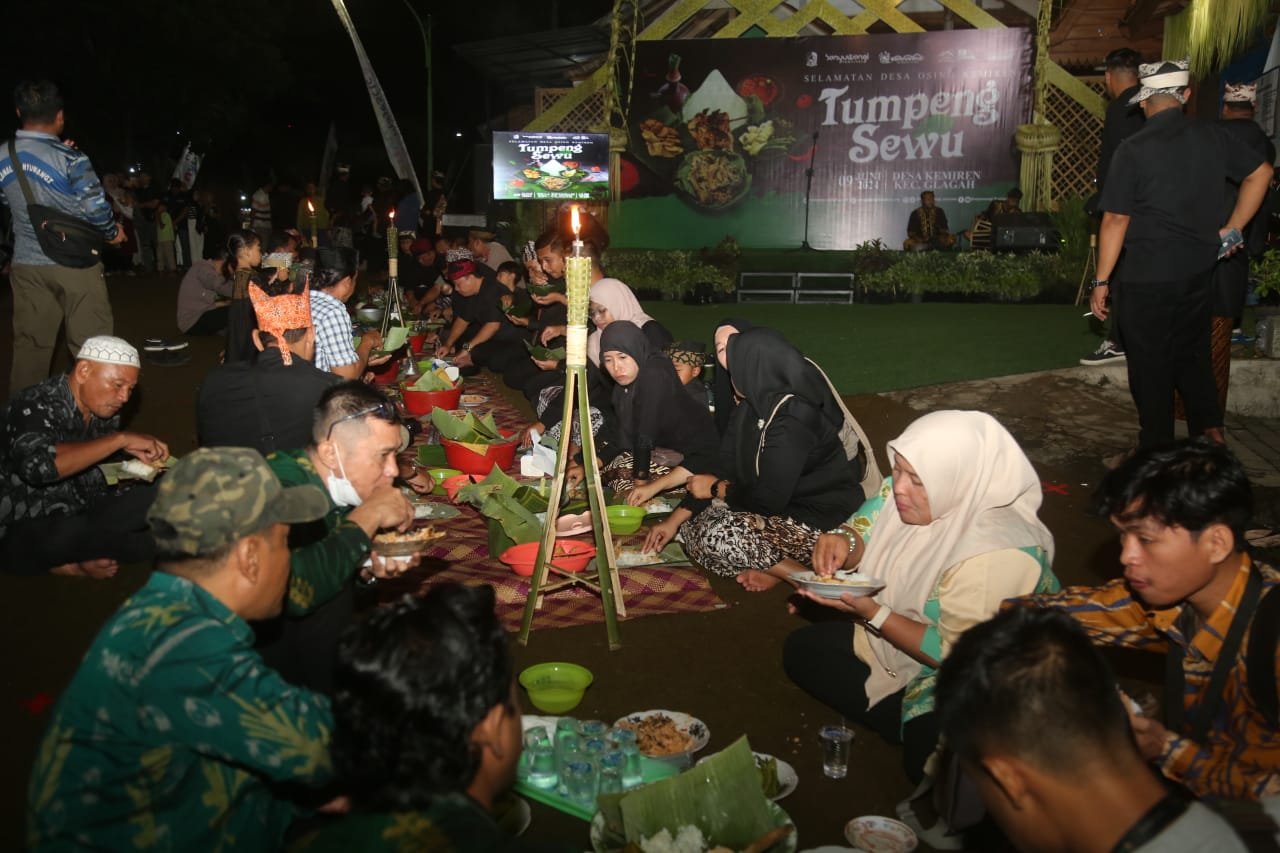 Tumpeng Sewu Atraksi Wisata Budaya Banyuwangi